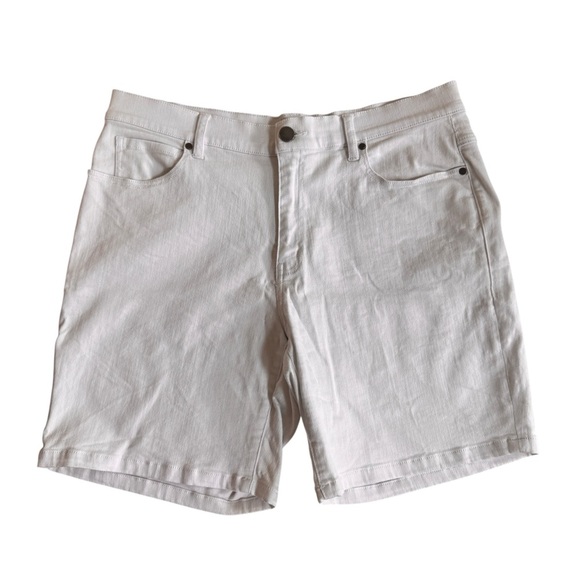 CAbi White Denim Unwind Short 6192 Womens Size 14 Cotton Blend Classic - Picture 1 of 13